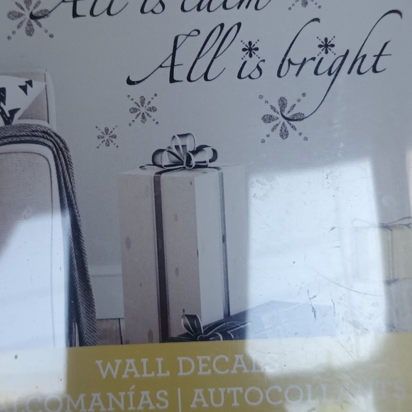 Wall - Picture 4 of 6